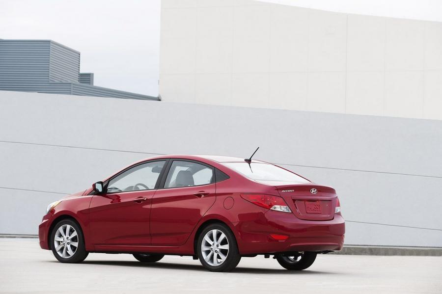  Hyundai Accent 2012 года  (фото 24 из 30)